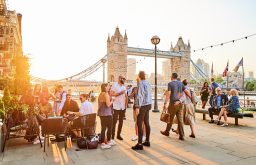 restuarant outdoor space near Tower Bridge